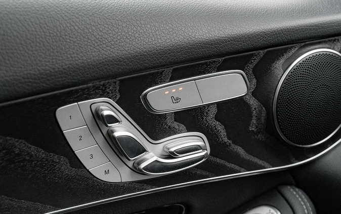 Mercedes-Benz GLC cena 213850 przebieg: 48628, rok produkcji 2021 z Piastów małe 781